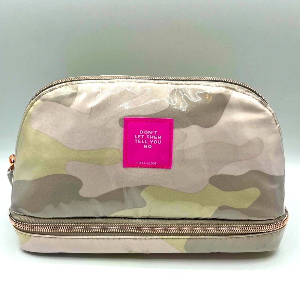Stella & Dot Crush It Camo Beauty Cosmetic & Accessory Bag